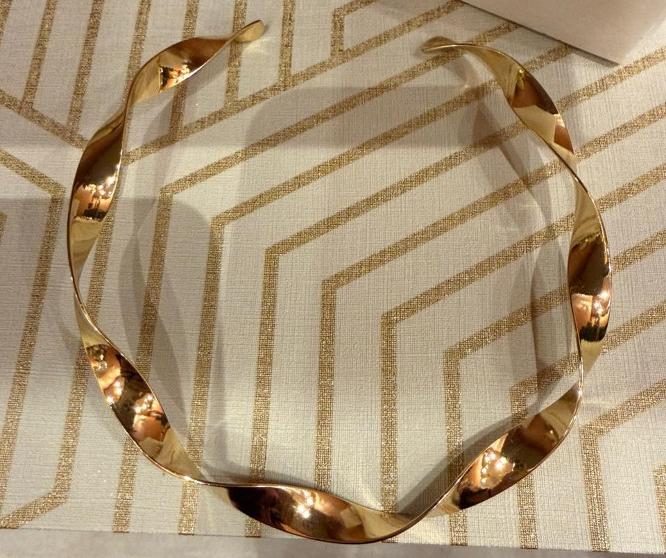 CHOKER CHAPA RETORCIDA DORADA