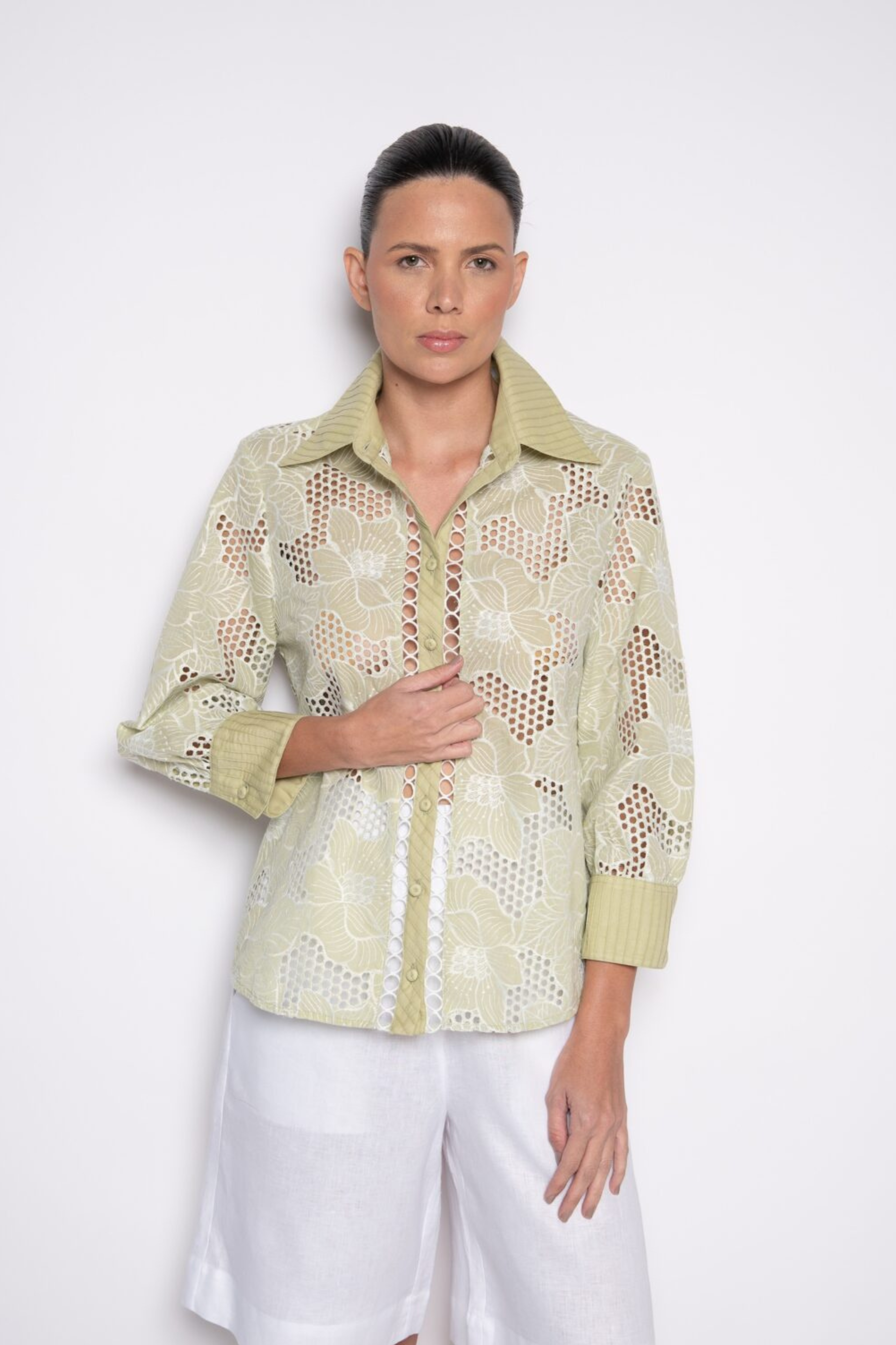 CAMISA DE BORDADO INGLÉS RAFAELLA VERDE