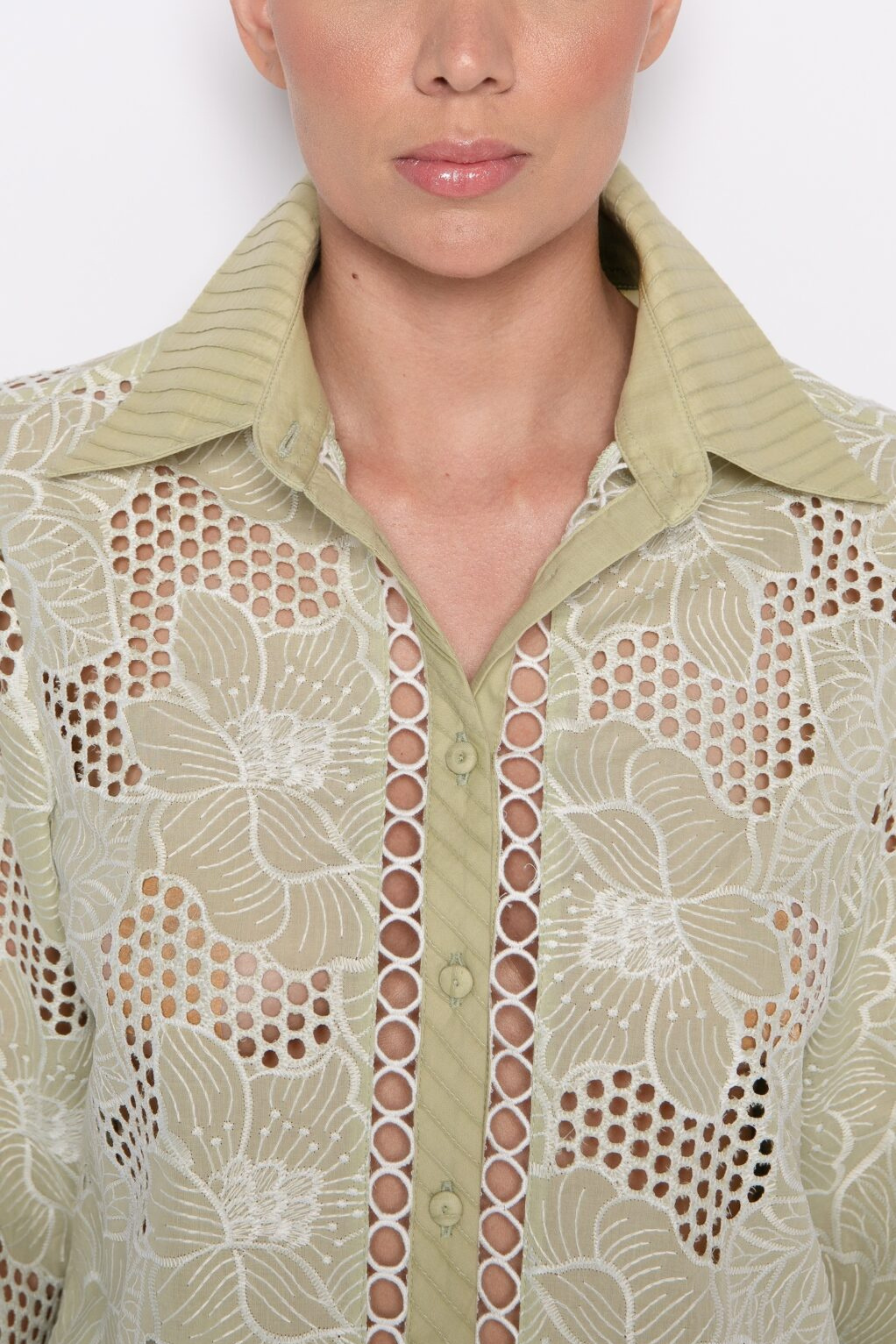 CAMISA DE BORDADO INGLÉS RAFAELLA VERDE