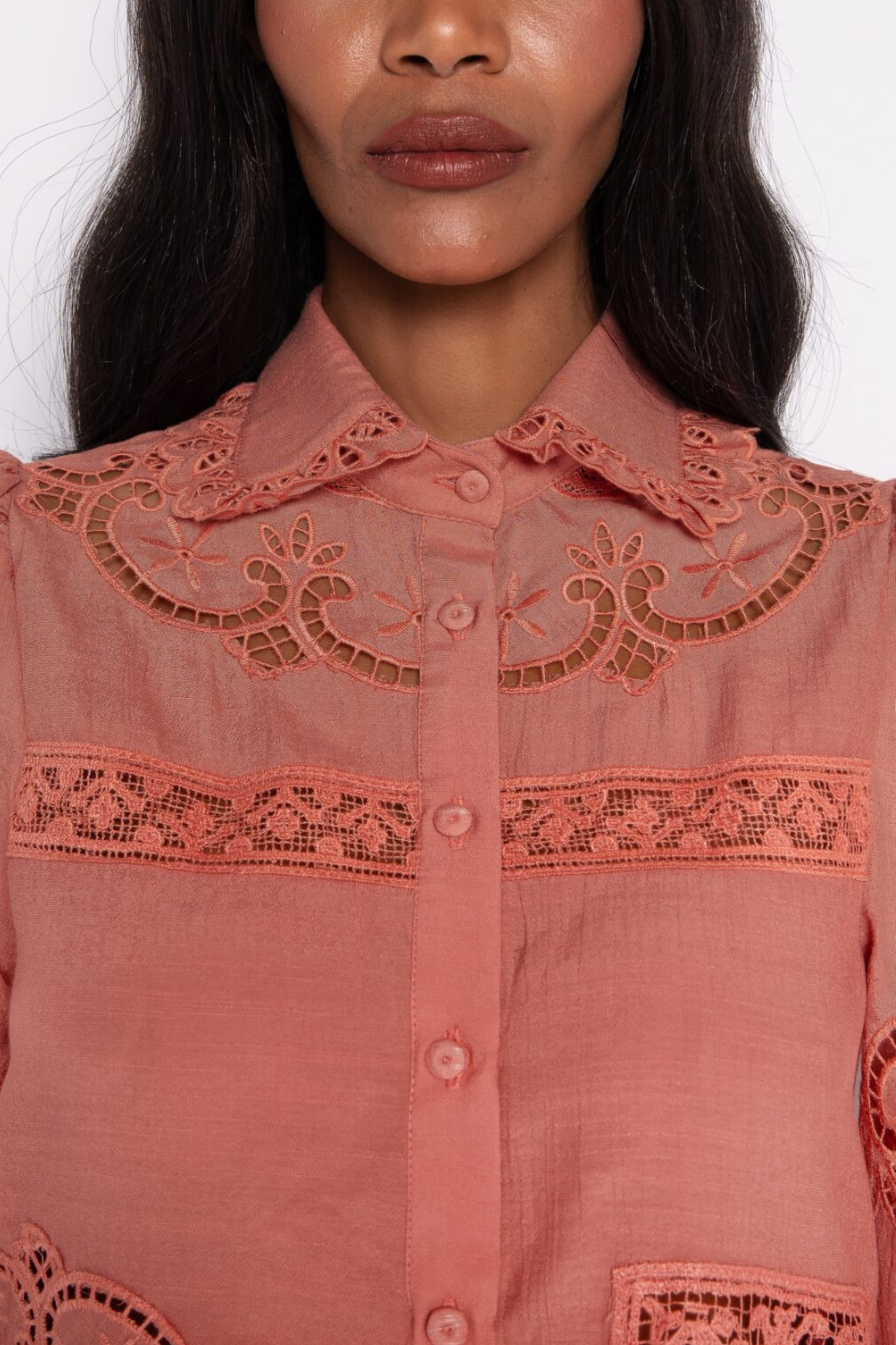 CAMISA DETALLES BORDADOS CINTIA