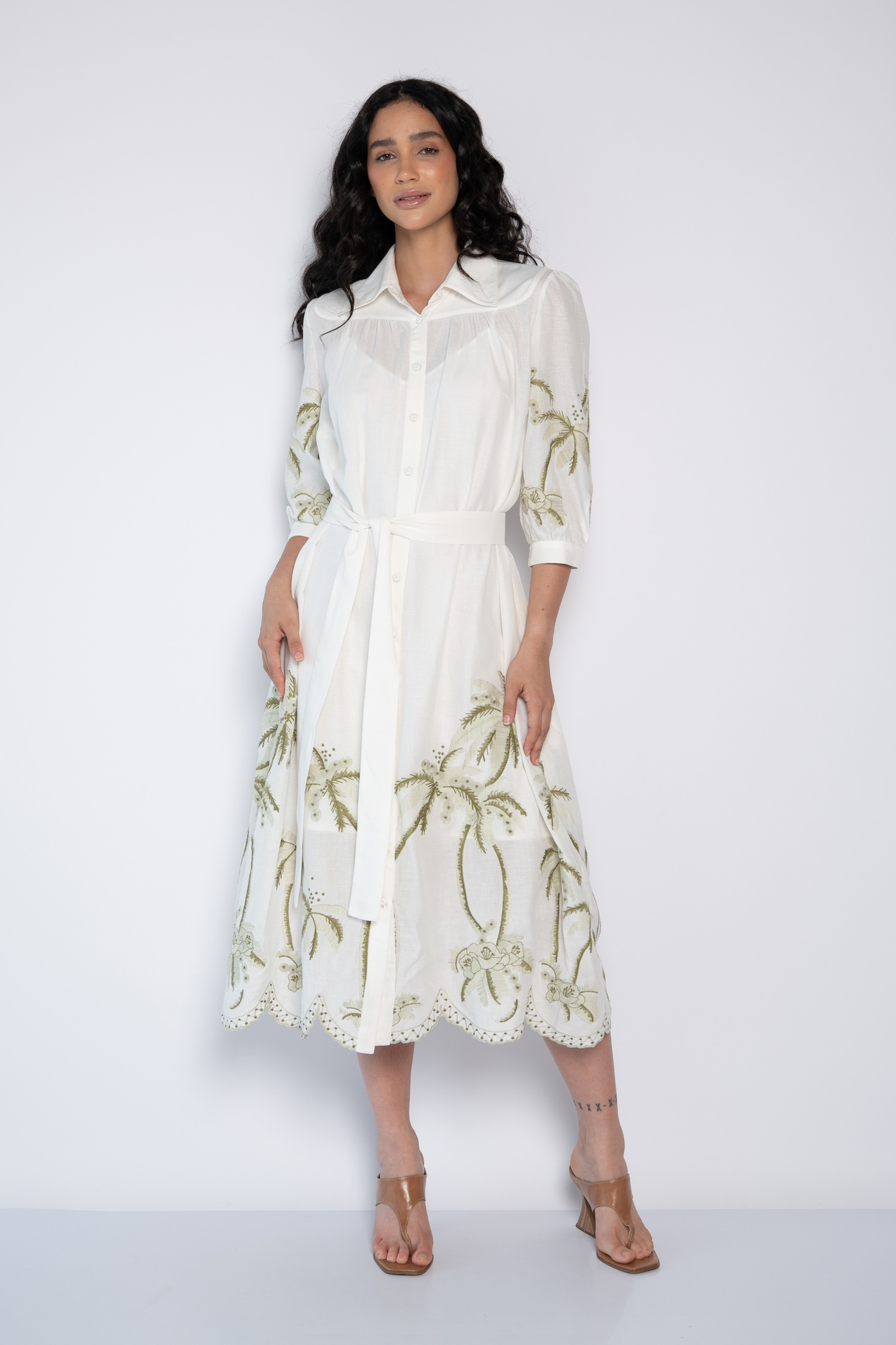 VESTIDO MIDI BORDADO VALENTINA