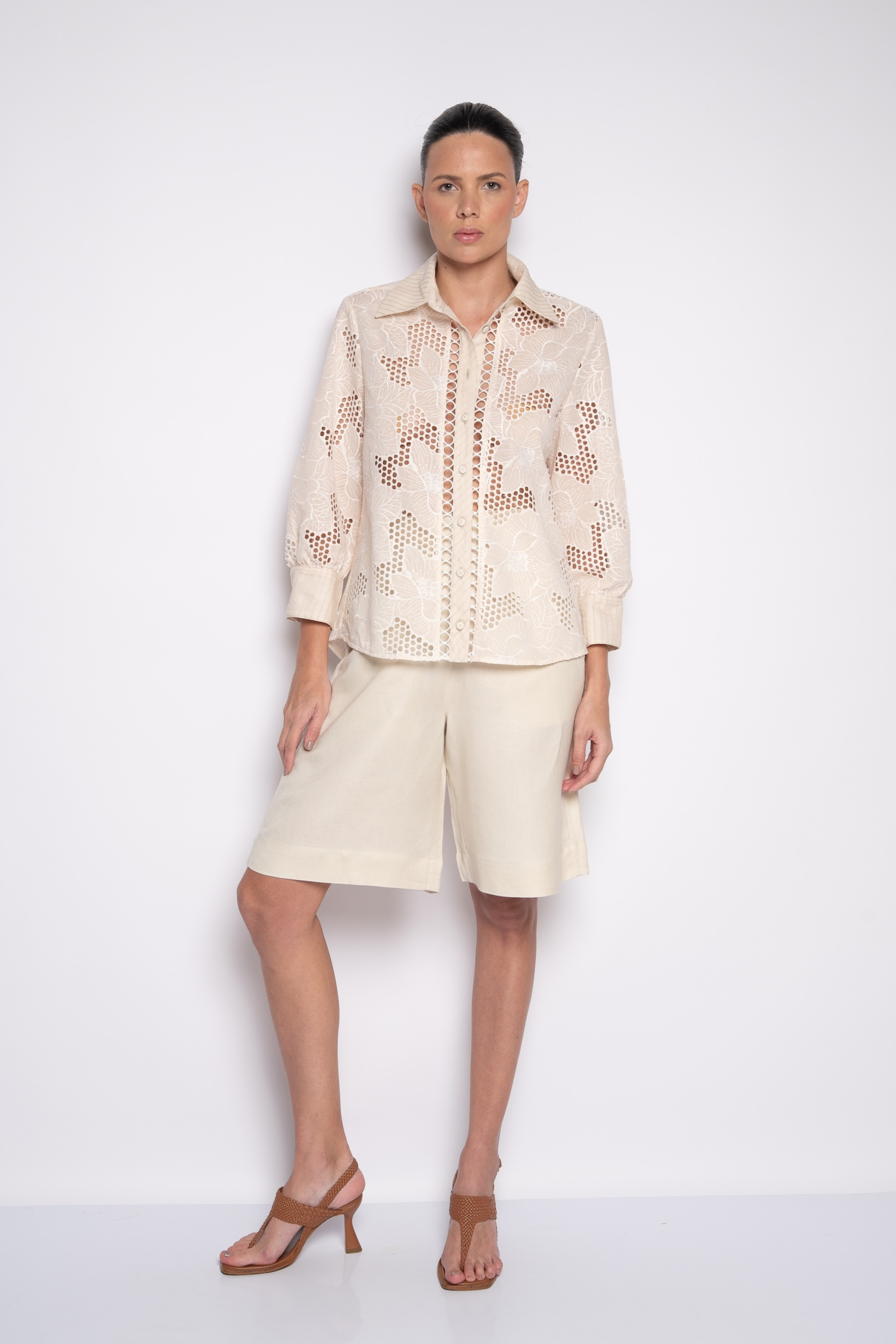 CAMISA DE BORDADO INGLÉS RAFAELLA BEIGE