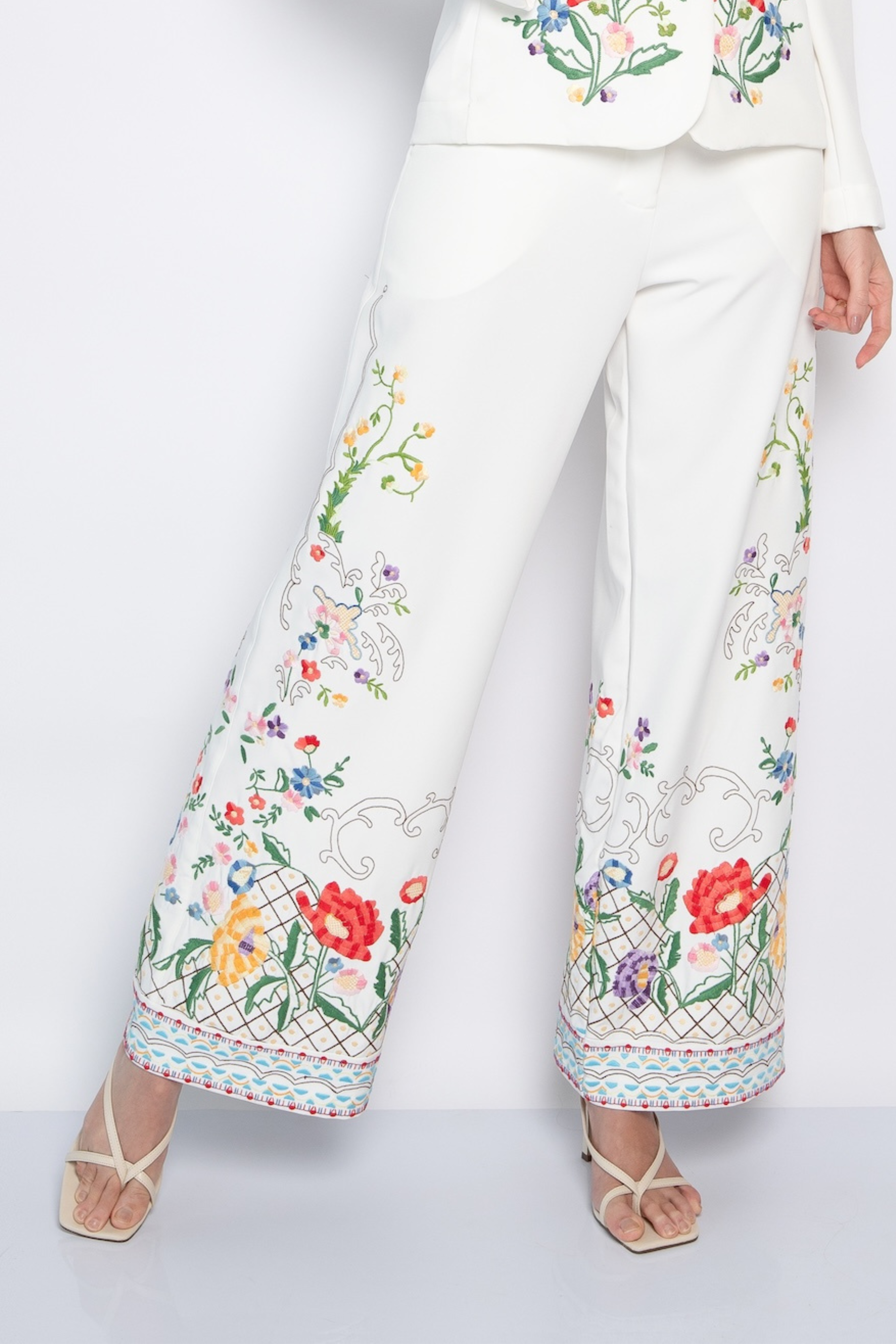 PANTALÓN BORDADO LOURDES