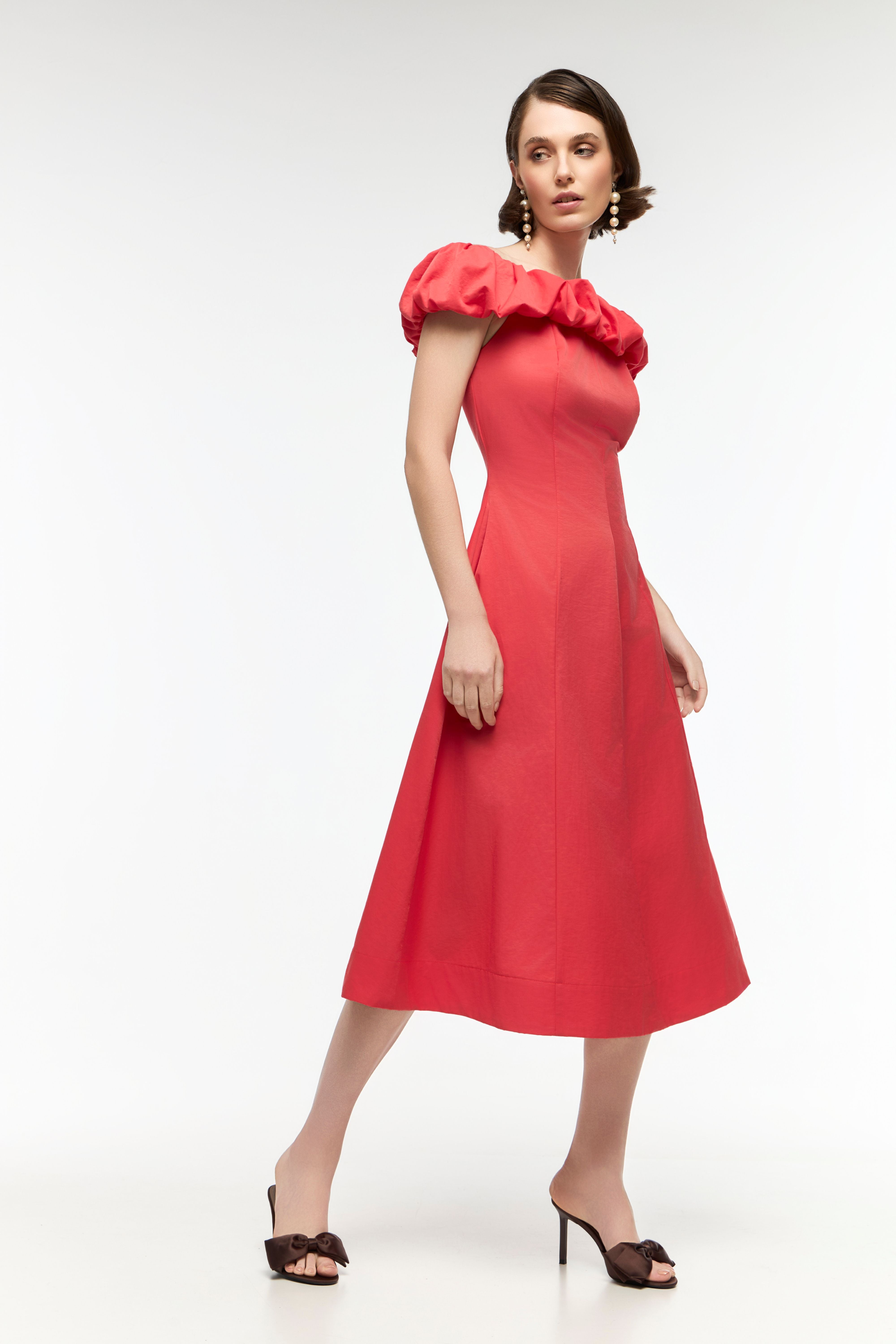 VESTIDO MIDI AVA HOMBROS AL AIRE ROJO