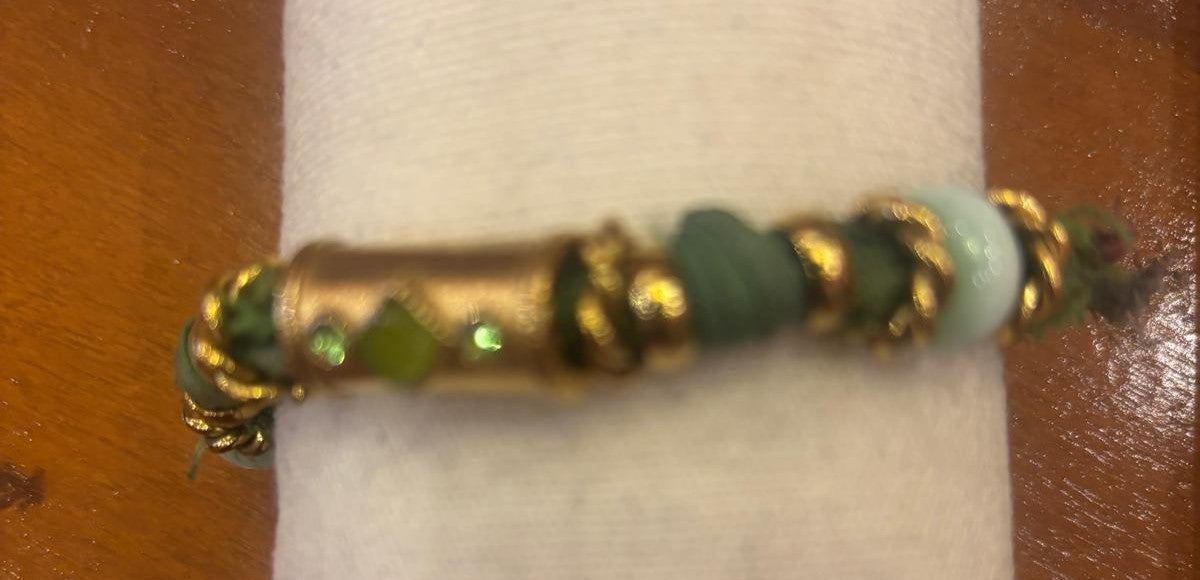 PULSERA HILO VERDE