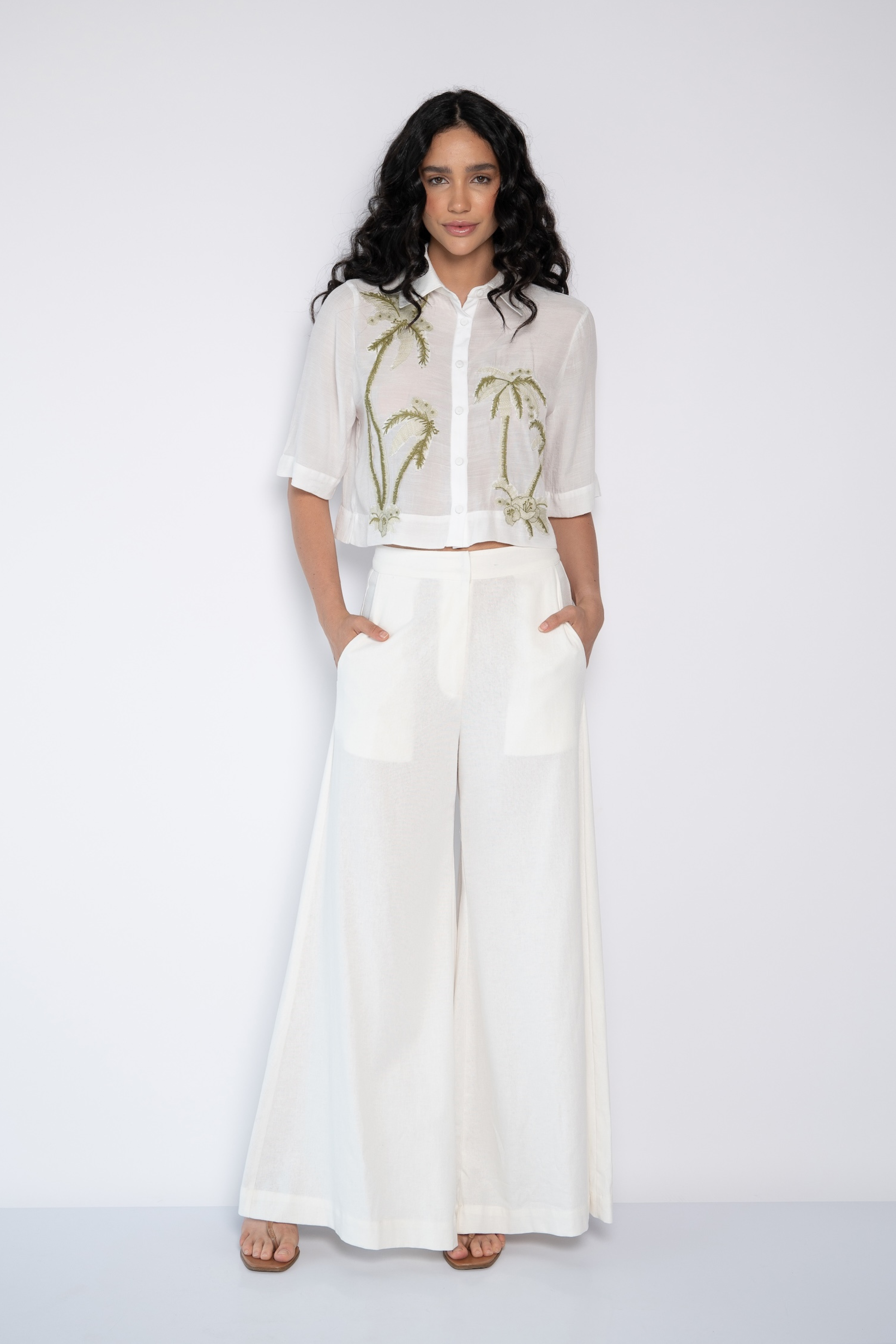 CAMISA CROPPED BORDADA KARINA