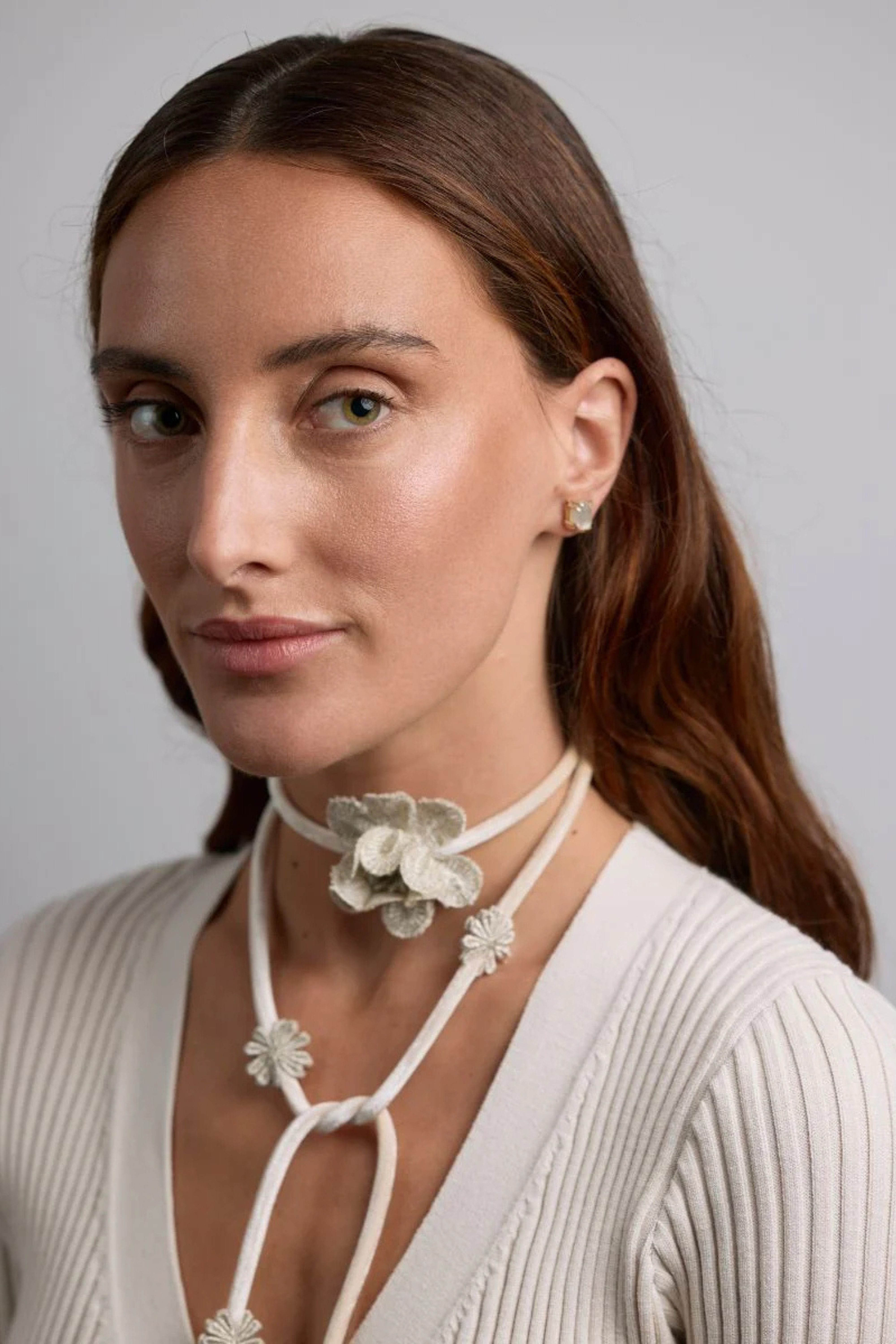 CHOKER TRIZTRIZ OLIVIA BLANCO Y PLATA