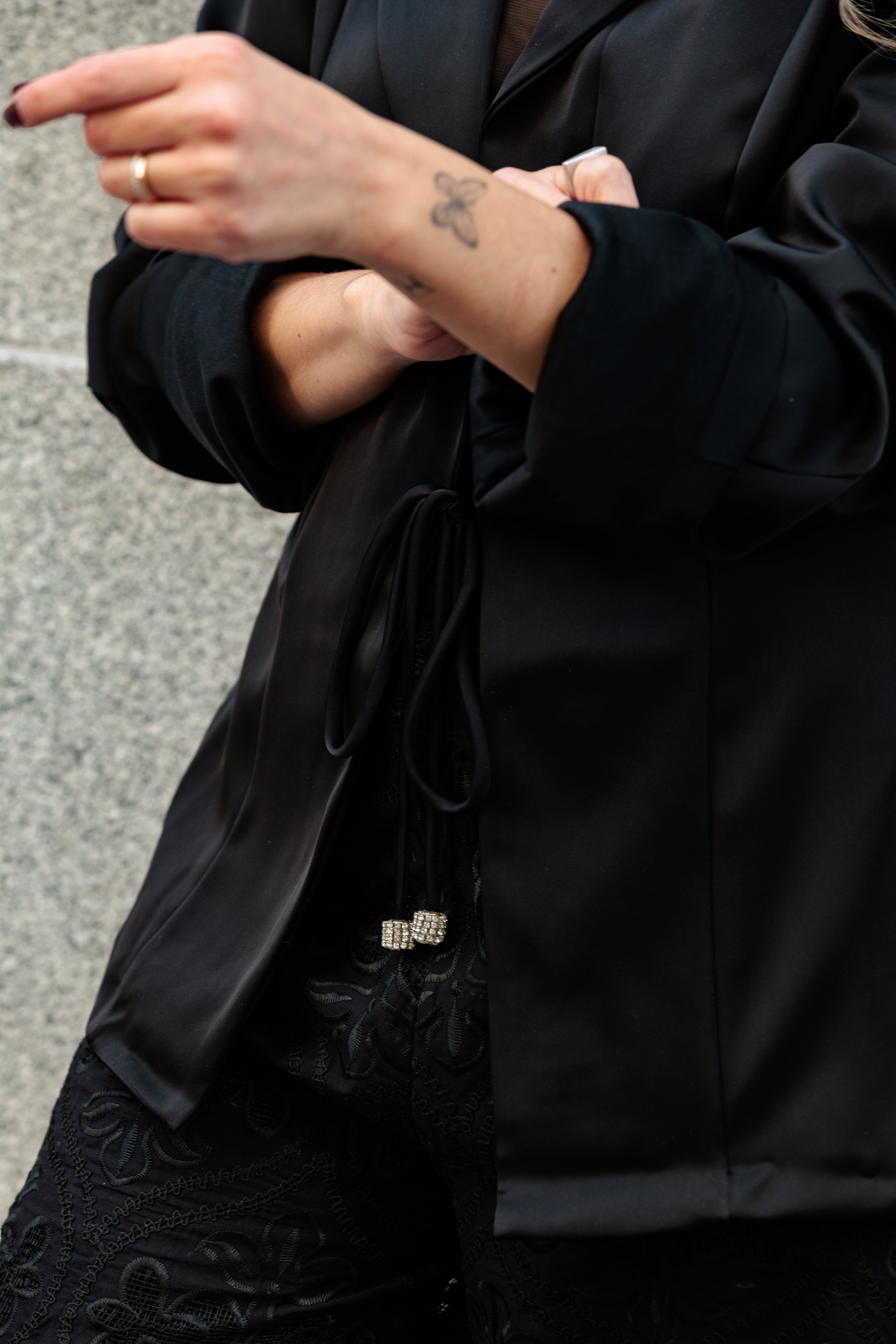 BLAZER AMSTERDA SATINADO NEGRO