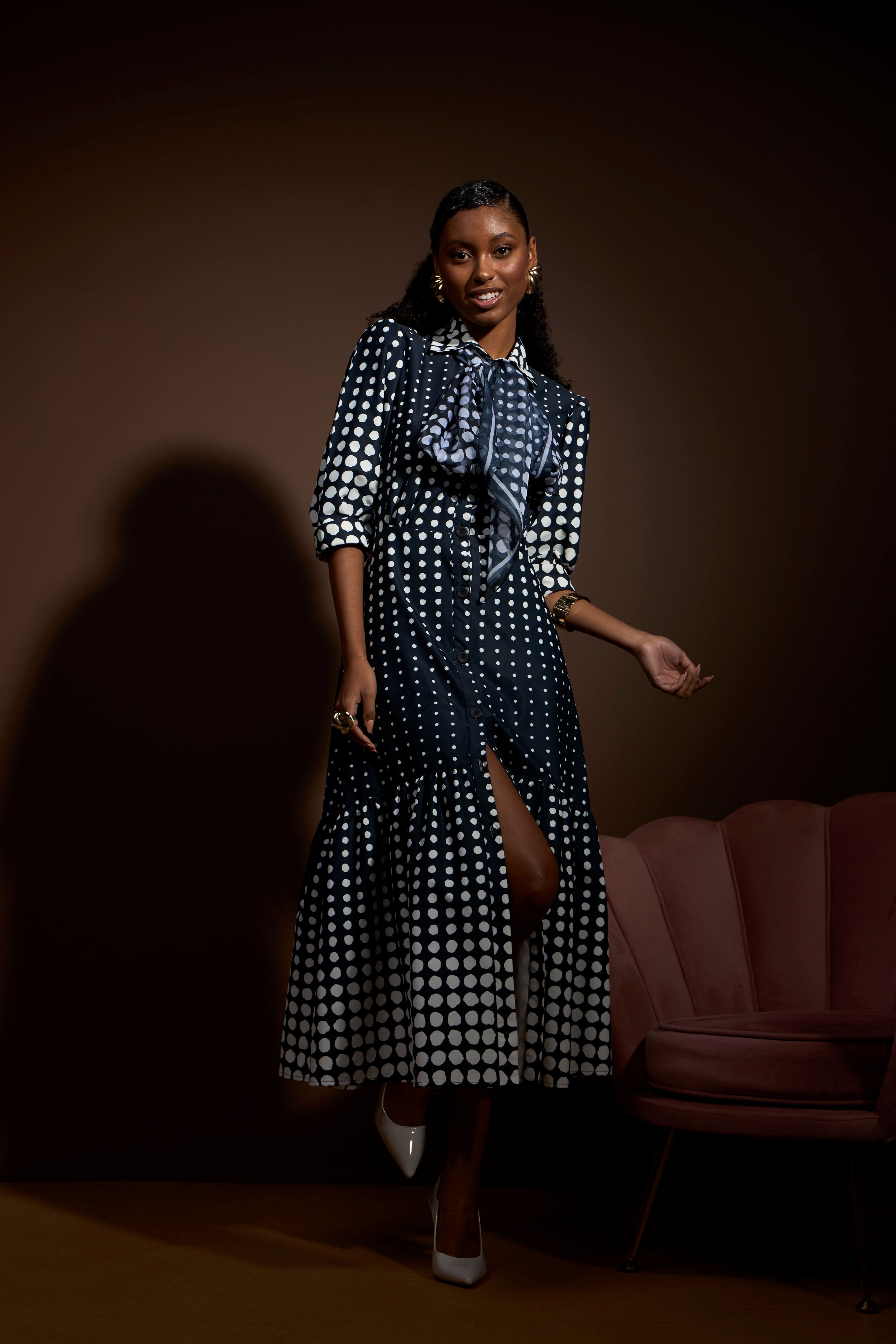 VESTIDO À POIS AZUL MARINO & BLANCO