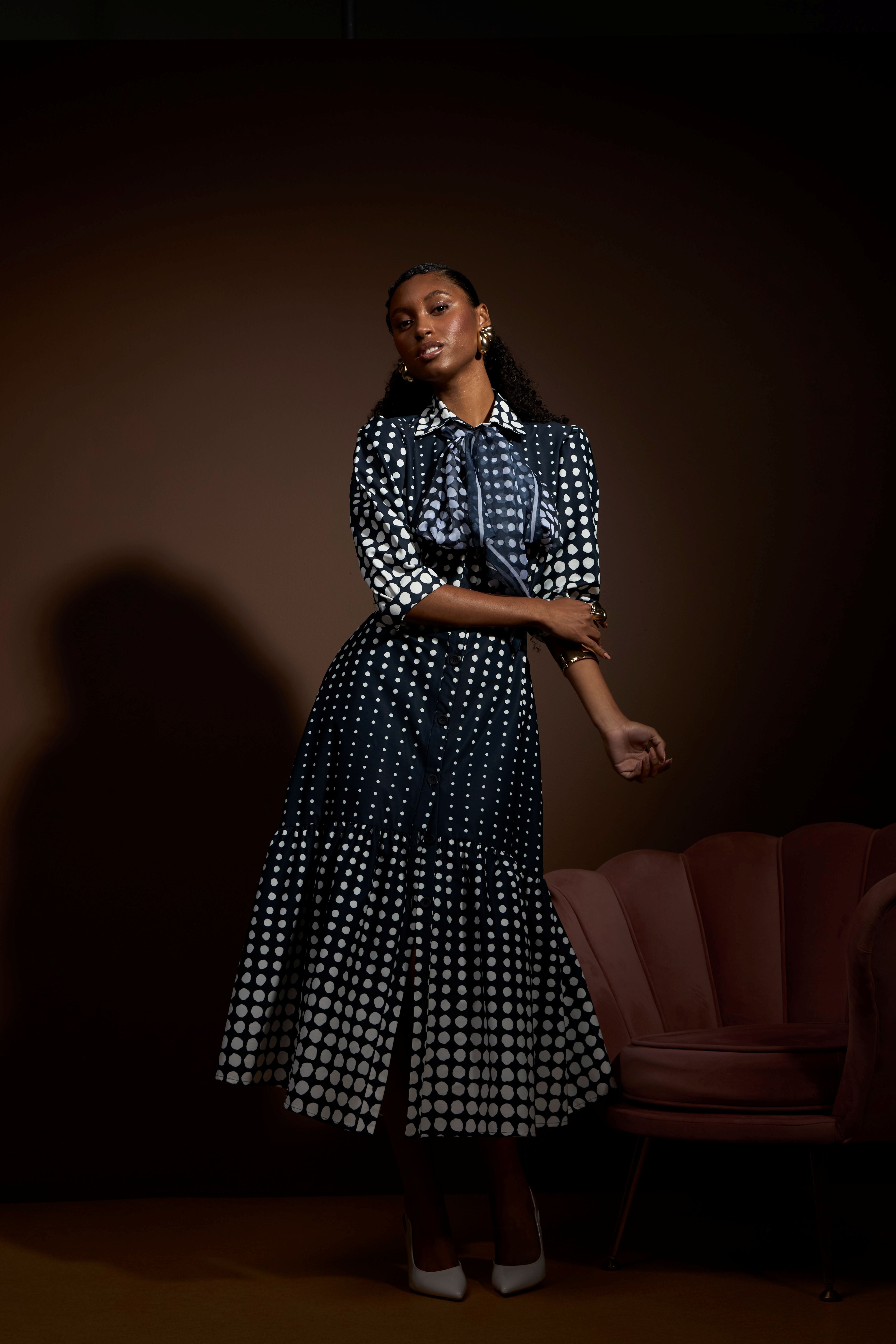 VESTIDO À POIS AZUL MARINO & BLANCO